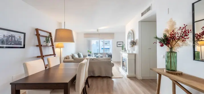 Sale of middle floor apartment in Nueva Andalucía 2