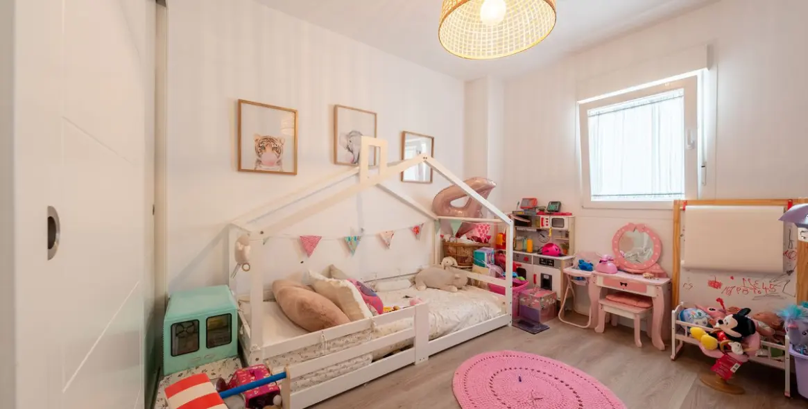 Sale of middle floor apartment in Nueva Andalucía 11