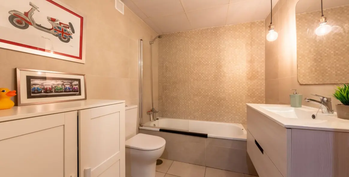 Sale of middle floor apartment in Nueva Andalucía 12