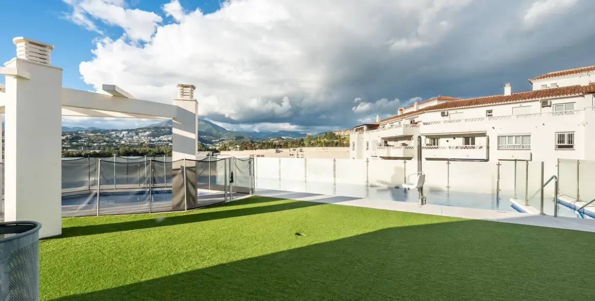 Sale of middle floor apartment in Nueva Andalucía 18