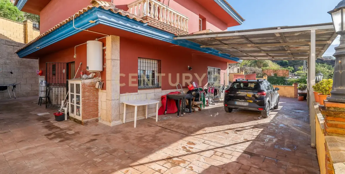 Sale of detached villa in El Hornillo 2