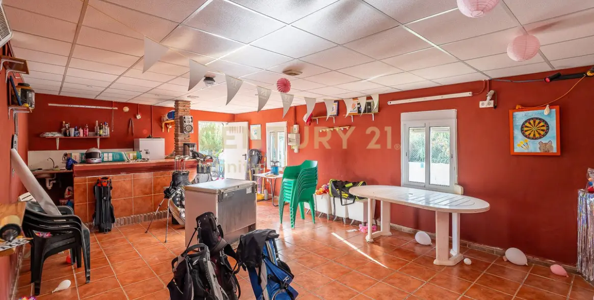 Sale of detached villa in El Hornillo 5