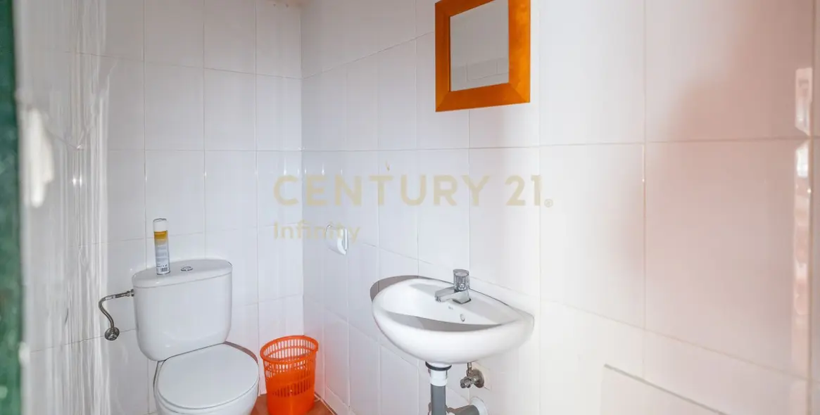 Sale of detached villa in El Hornillo 8