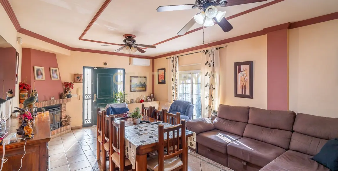 Sale of detached villa in El Hornillo 13