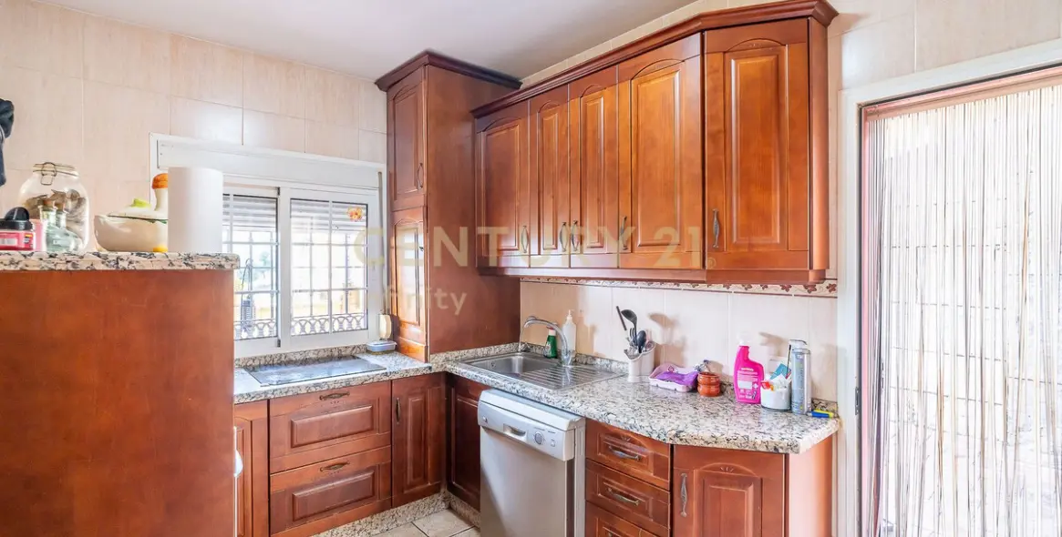 Sale of detached villa in El Hornillo 14