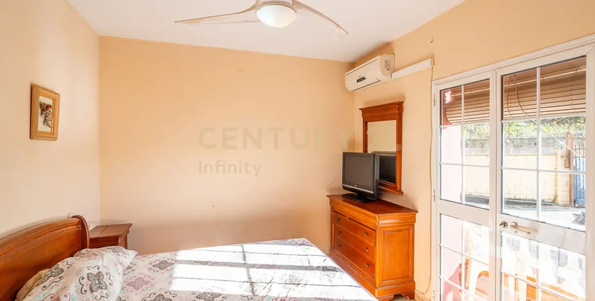 Sale of detached villa in El Hornillo 16