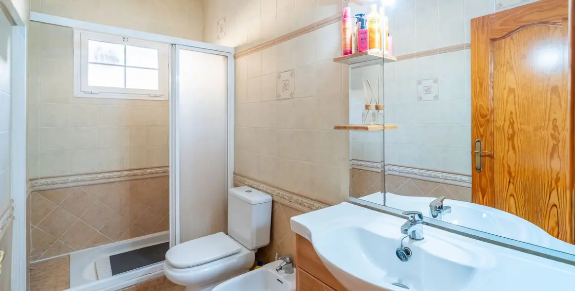 Sale of detached villa in El Hornillo 23