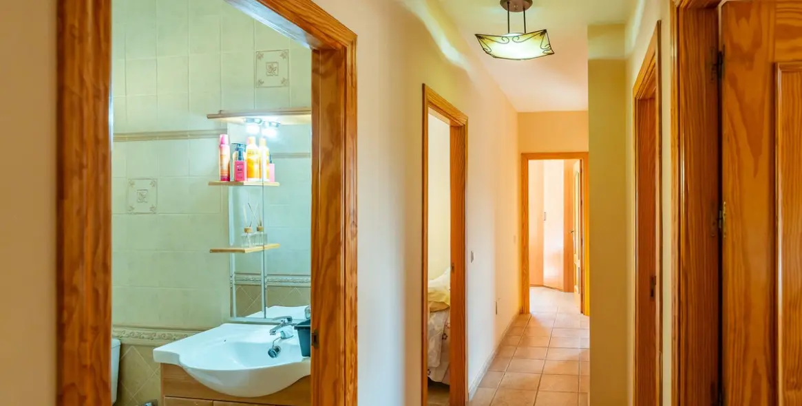 Sale of detached villa in El Hornillo 27