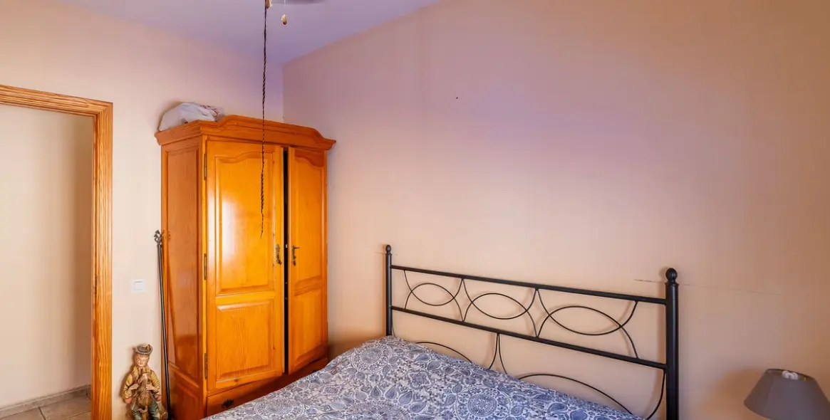 Sale of detached villa in El Hornillo 33