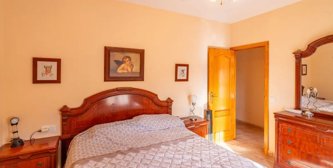 Sale of detached villa in El Hornillo 38