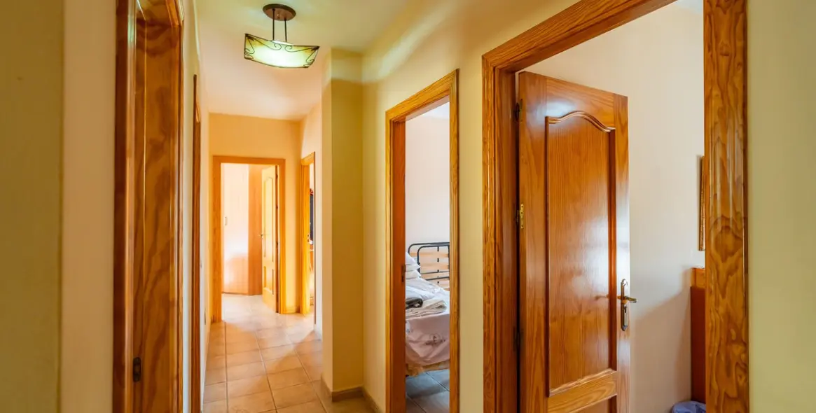 Sale of detached villa in El Hornillo 44