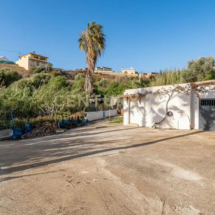 Sale of detached villa in El Hornillo