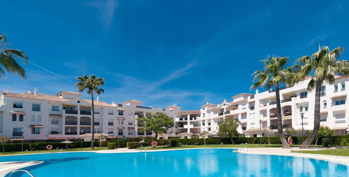 Краткосрочная аренда апартаментов на среднем этаже в San Pedro de Alcántara 1