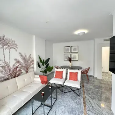 Alquiler a corto plazo de apartamento en planta media en San Pedro de Alcántara