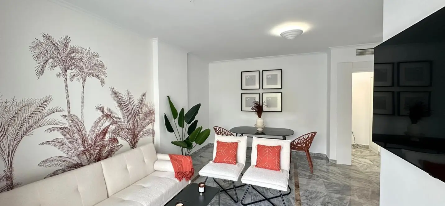 Sale of middle floor apartment in San Pedro de Alcántara 2