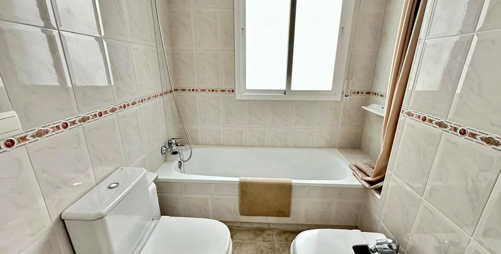 Продажа апартаментов на среднем этаже в San Pedro de Alcántara 18