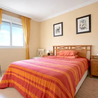 Продажа апартаментов на среднем этаже в Marbella