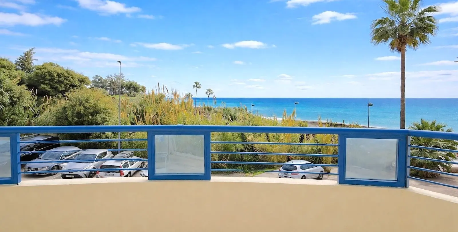 Продажа апартаментов на среднем этаже в Marbella 1