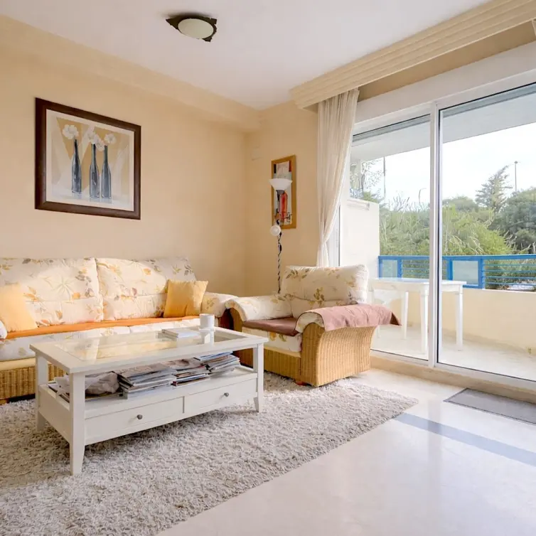 Продажа апартаментов на среднем этаже в Marbella