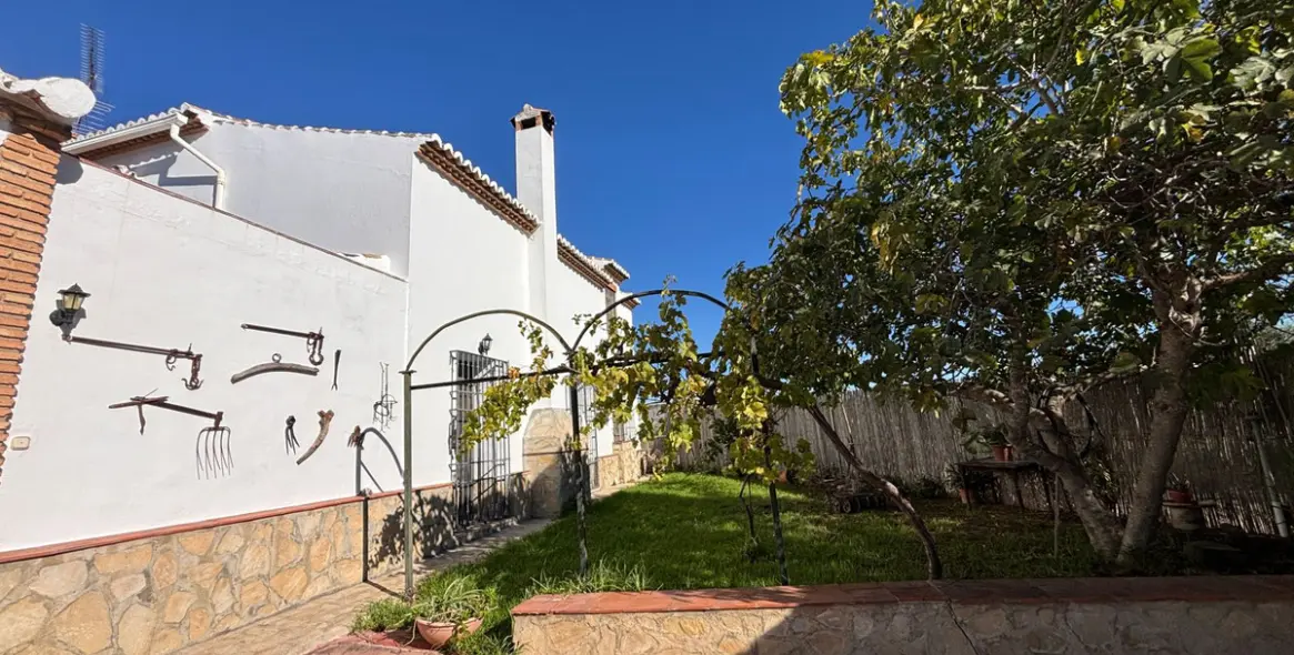 Sale of detached villa in Antequera 10