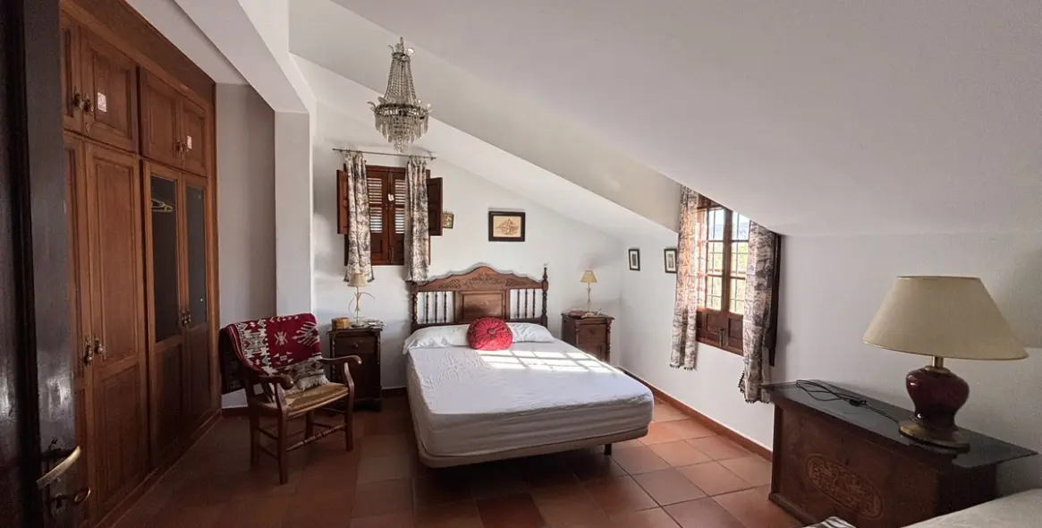 Sale of detached villa in Antequera 14