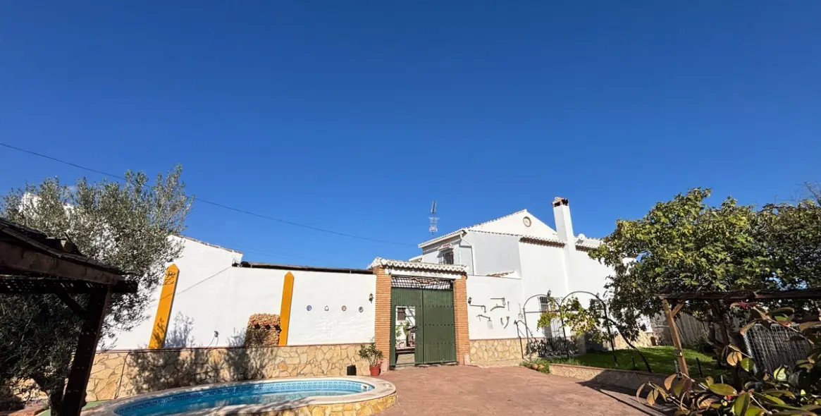 Sale of detached villa in Antequera 21
