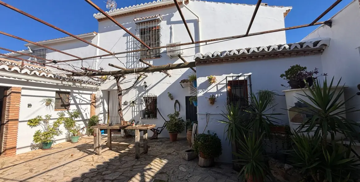 Sale of detached villa in Antequera 24