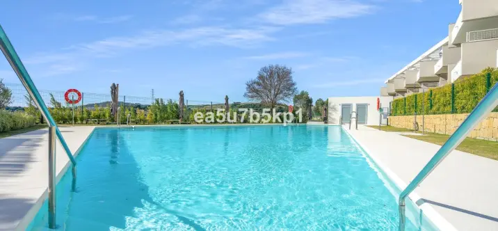 Продажа пентхауса в Estepona 0