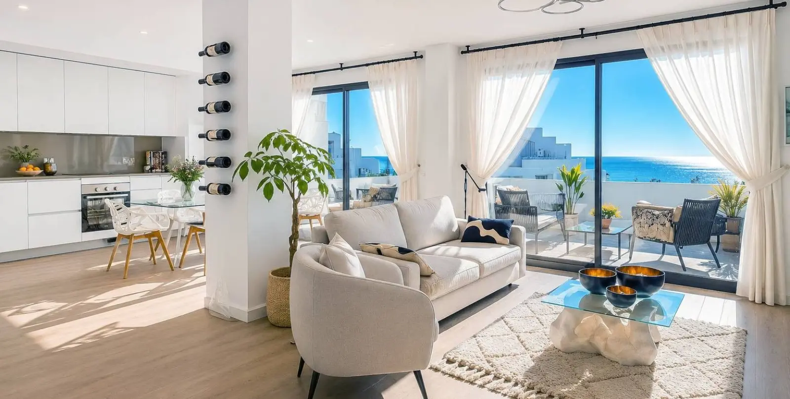 Venta de ático dúplex en Estepona 2