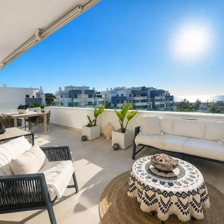 Venta de ático dúplex en Estepona