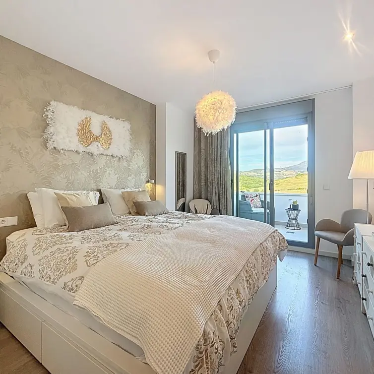 Venta de ático dúplex en Estepona