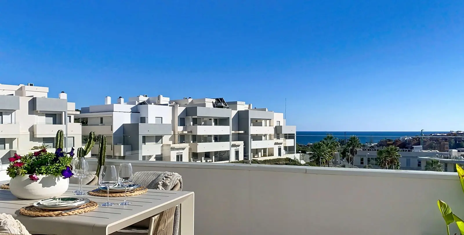 Venta de ático dúplex en Estepona 7