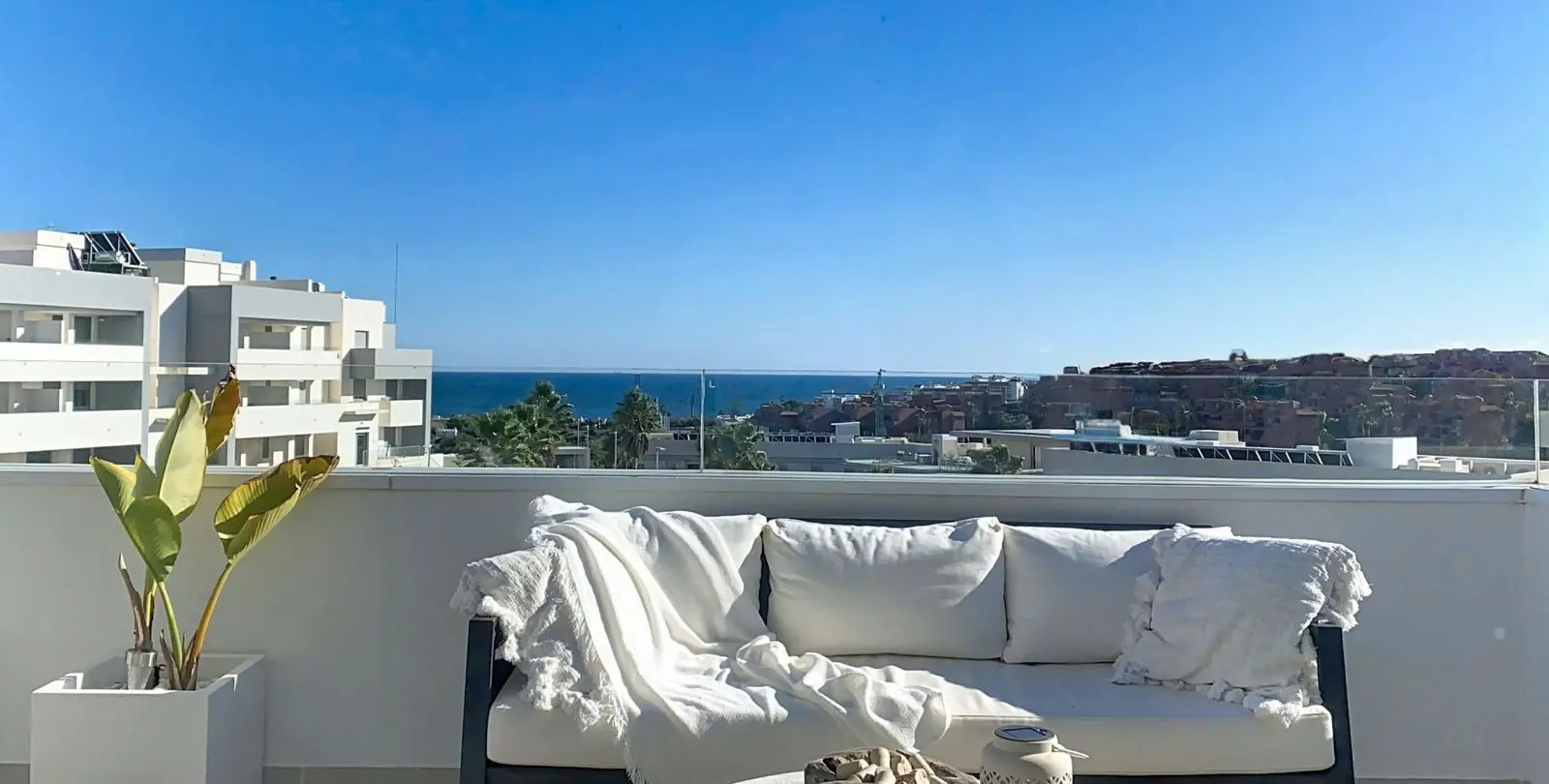 Venta de ático dúplex en Estepona 27