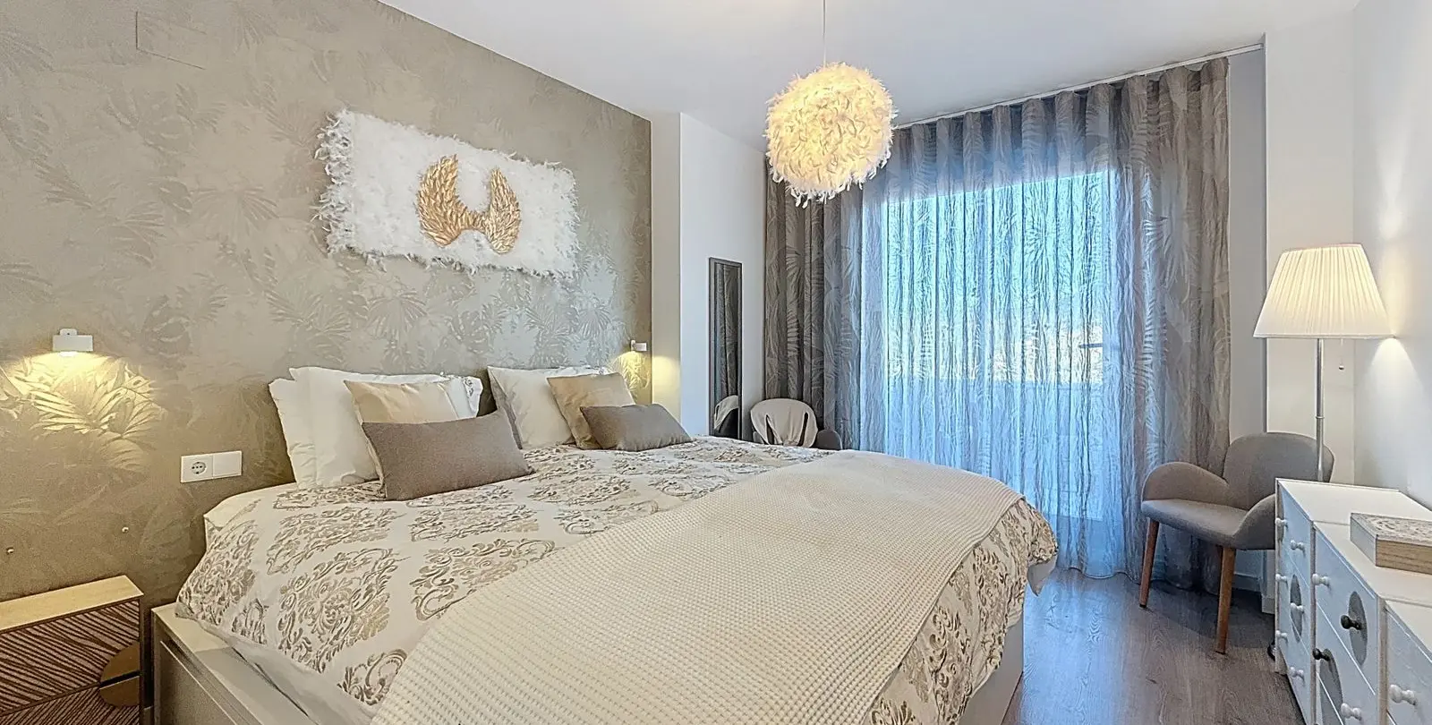 Venta de ático dúplex en Estepona 30