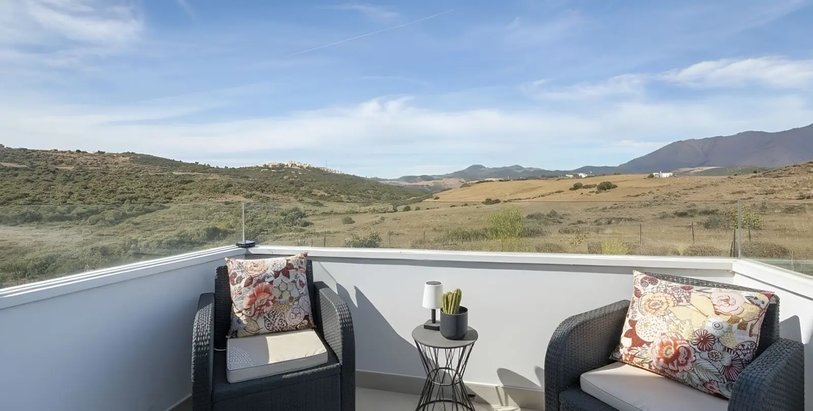 Venta de ático dúplex en Estepona 31