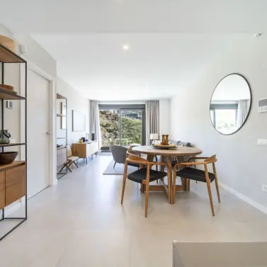 Sale of middle floor apartment in Carvajal