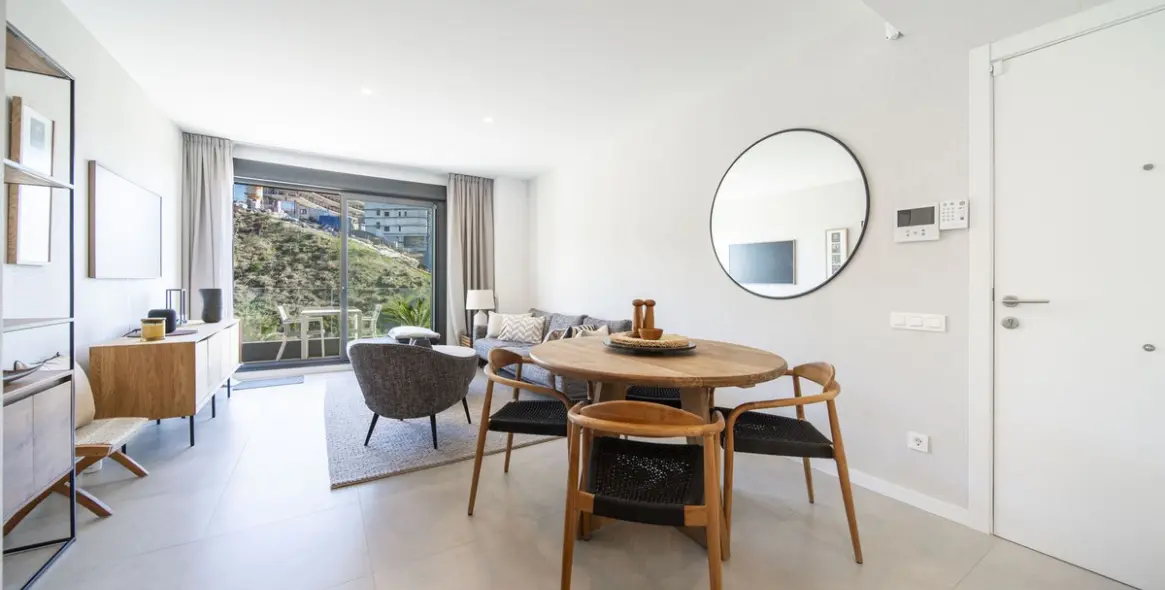 Sale of middle floor apartment in Carvajal 3