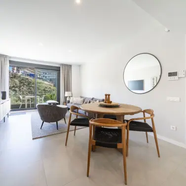 Sale of middle floor apartment in Carvajal