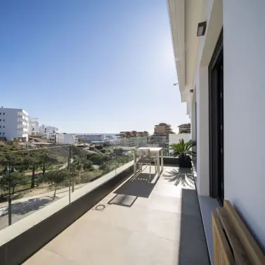 Sale of middle floor apartment in Carvajal