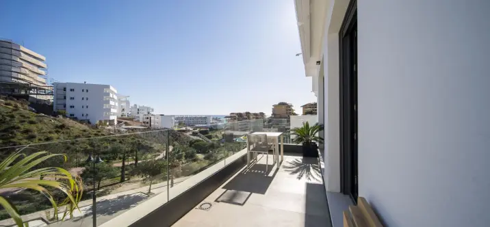 Sale of middle floor apartment in Carvajal 3