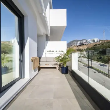 Sale of middle floor apartment in Carvajal