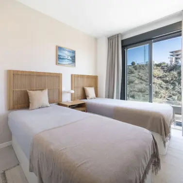 Sale of middle floor apartment in Carvajal