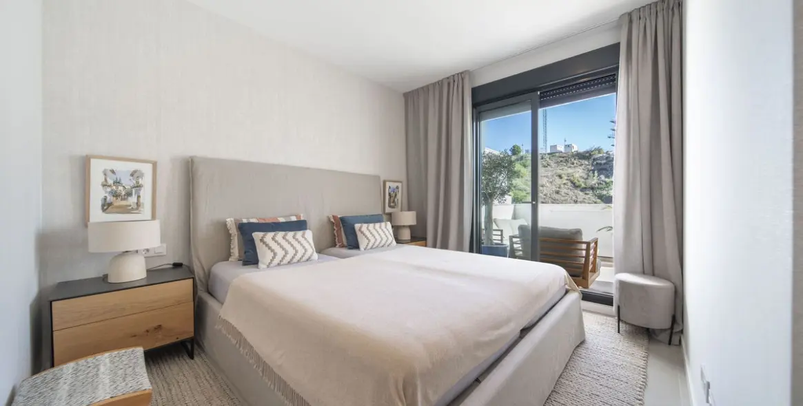 Sale of middle floor apartment in Carvajal 7