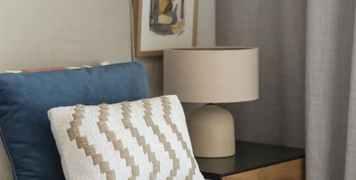 Sale of middle floor apartment in Carvajal 18