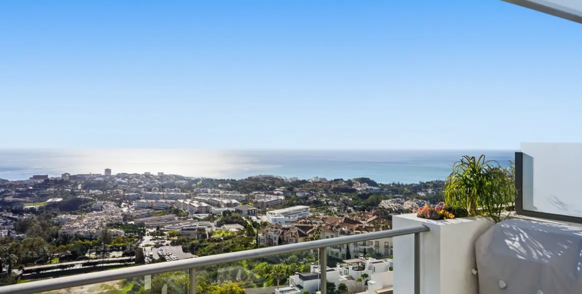 Sale of penthouse in Benalmadena 2