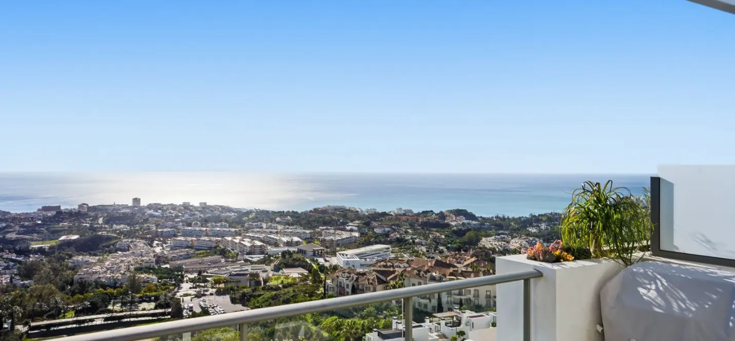 Sale of penthouse in Benalmadena 1