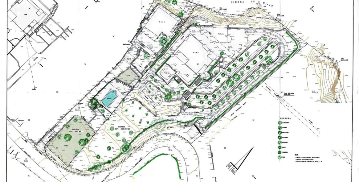 Продажа  коммерческого участка в Mijas 13