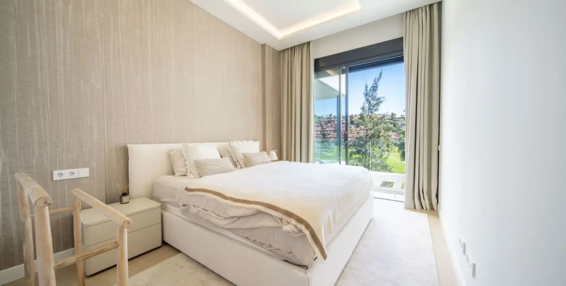 Продажа дома на две семьи в Marbella 4