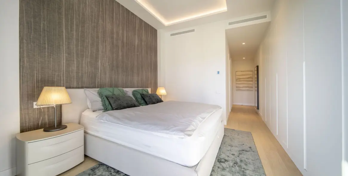 Продажа дома на две семьи в Marbella 8