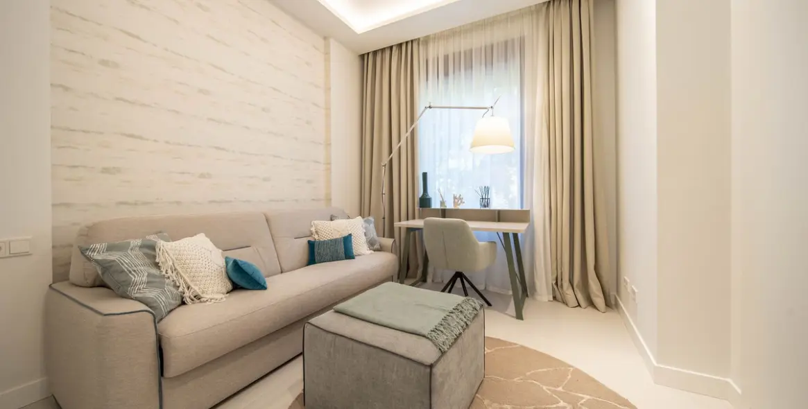 Продажа дома на две семьи в Marbella 17